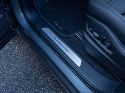 New 2026 Porsche Cayenne image 23