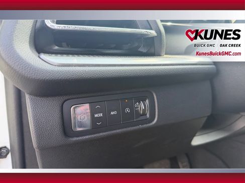 Used 2024 Chevrolet Traverse LT AWD/4WD image 19