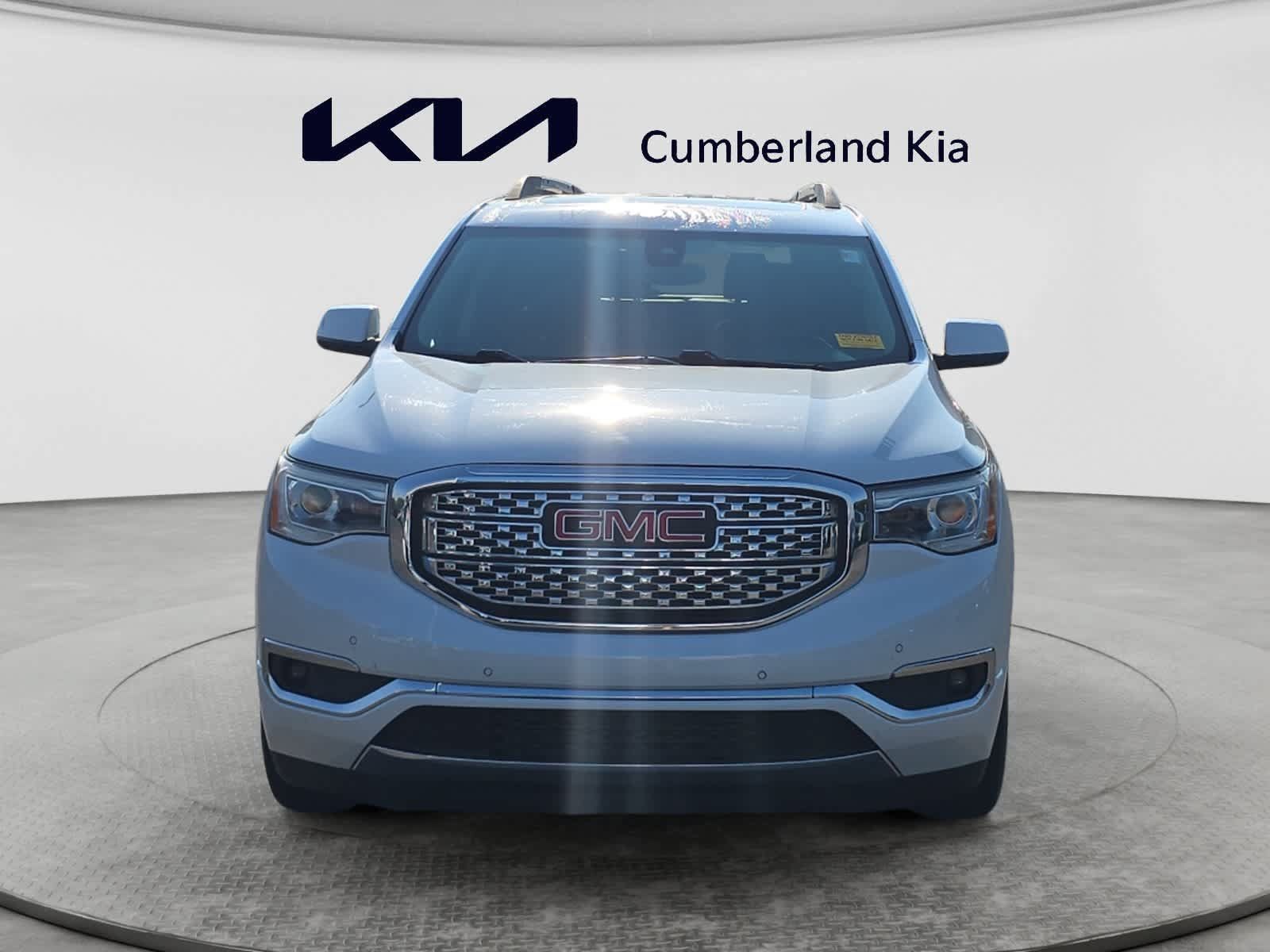 Used 2018 GMC Acadia Denali w/ Technology Package AWD/4WD image 8