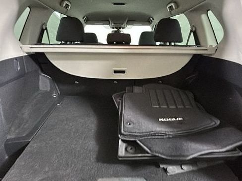 Used 2023 Nissan Rogue S AWD/4WD image 28
