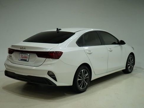 Used 2024 Kia Forte LXS w/ LXS Technology Package image 8