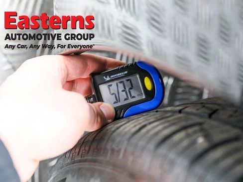 Used 2025 Toyota Corolla LE image 27