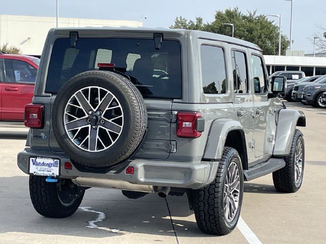 Used 2022 Jeep Wrangler Unlimited Sahara AWD/4WD image 4