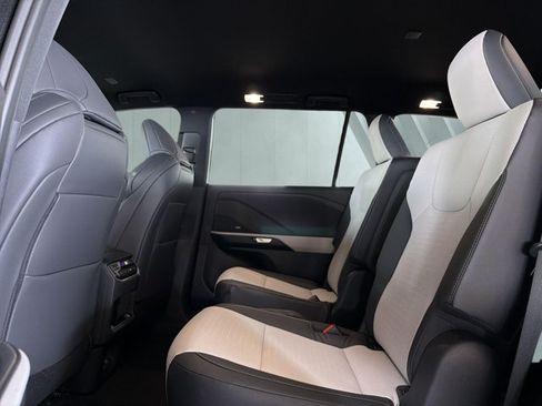 Certified 2026 Lexus TX 500h AWD w/ Technology Package image 11