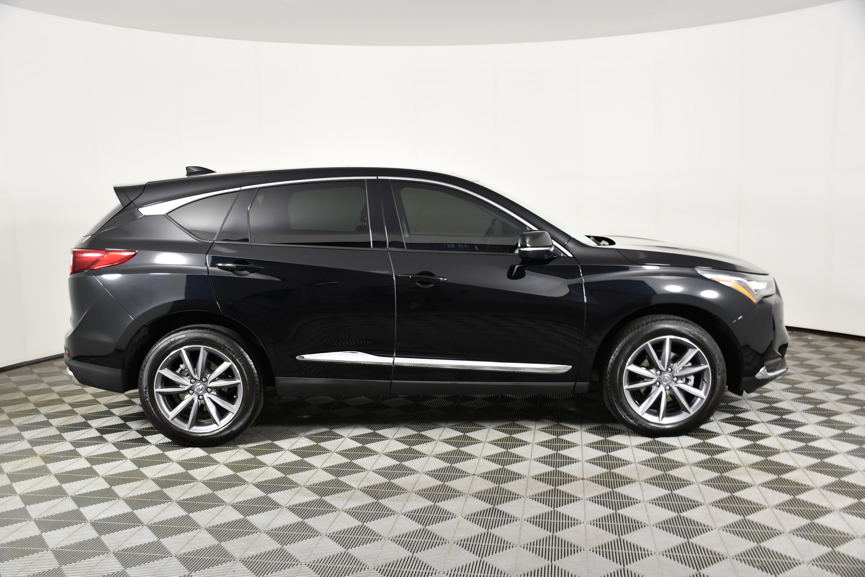 Certified 2024 Acura RDX w/ Technology Package AWD/4WD image 5