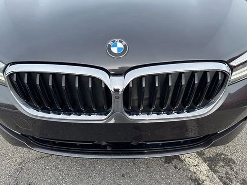 Used 2021 BMW 530i xDrive 530i xDrive w/ Premium Package image 11