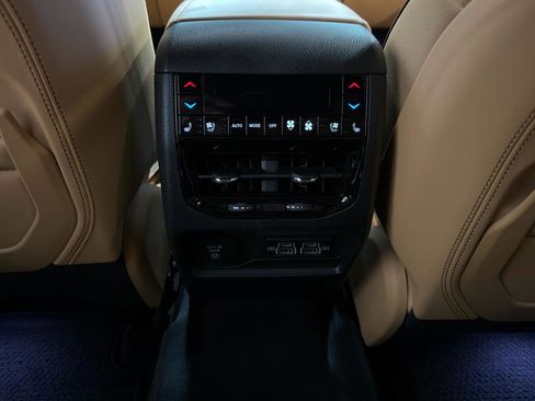 Used 2024 Jeep Grand Cherokee L Summit image 27