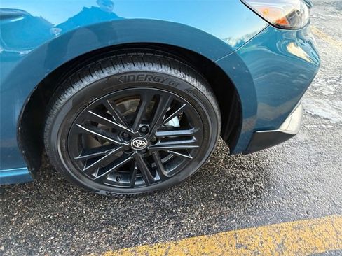 Used 2025 Toyota Camry SE image 19