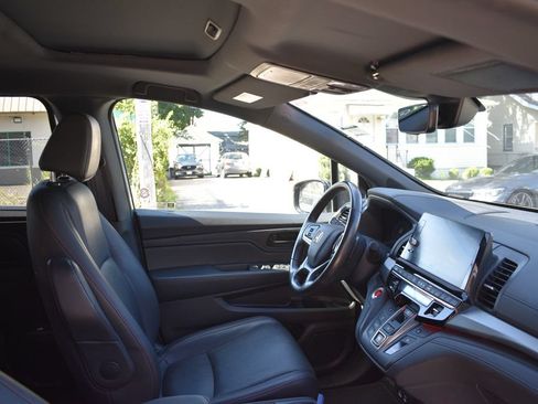 Used 2025 Honda Odyssey Sport-L image 17