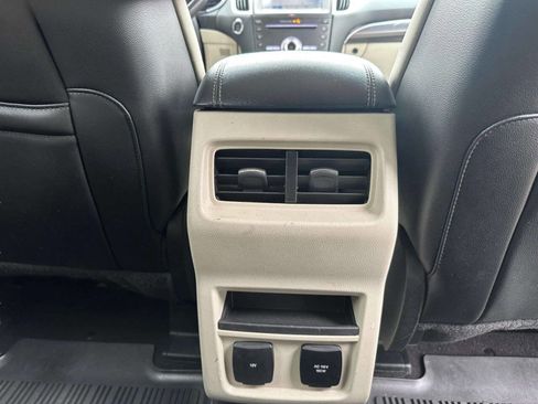 Used 2019 Ford Edge Titanium w/ Canadian Touring Package image 18