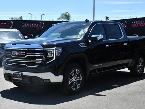 Used 2025 GMC Sierra 1500 SLT AWD/4WD image 3