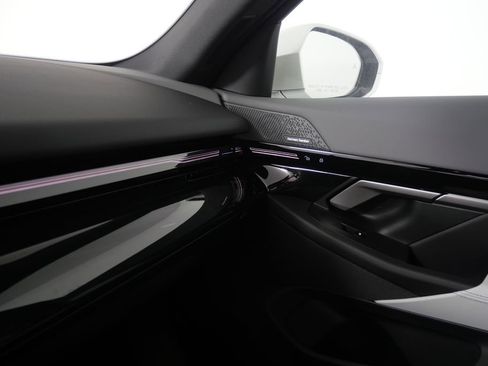 Used 2025 BMW 530i w/ Premium Package image 25