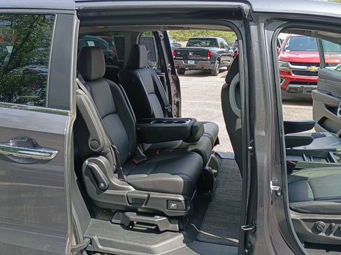 Used 2024 Honda Odyssey EX-L image 17