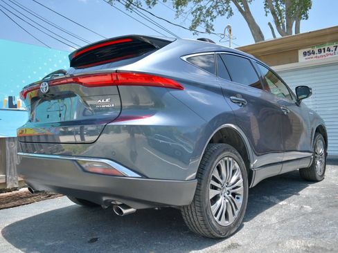 Used 2021 Toyota Venza XLE image 26