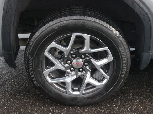 Used 2023 GMC Sierra 1500 SLT image 41