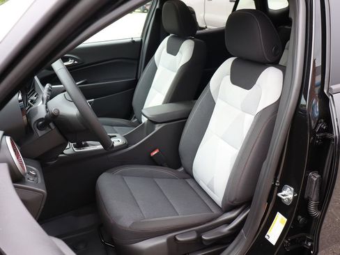 New 2026 Chevrolet Trax RS w/ Sunroof Package FWD image 12