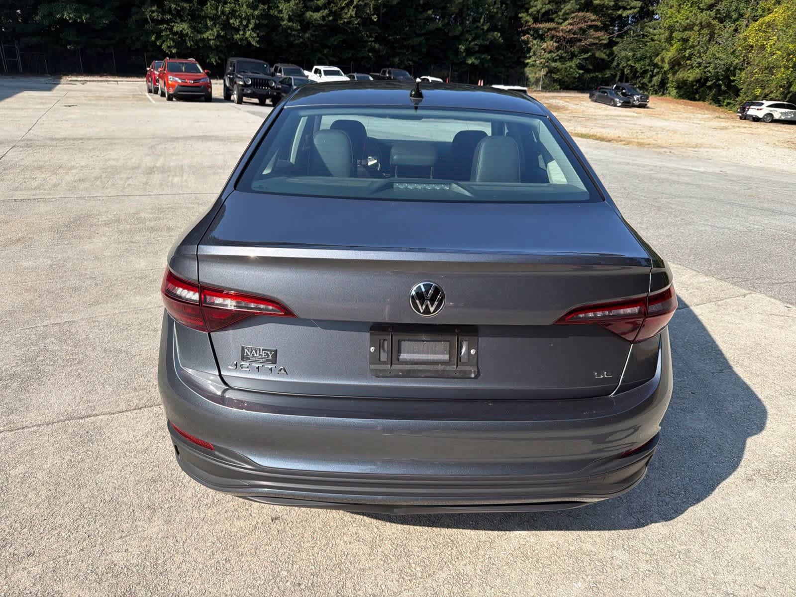 Used 2024 Volkswagen Jetta SE w/ Black Wheel Package FWD image 10