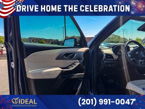 Used 2022 Chevrolet Traverse LS FWD image 19