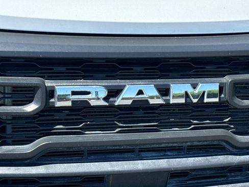 Used 2025 RAM ProMaster 2500 w/ Convenience Group FWD image 7