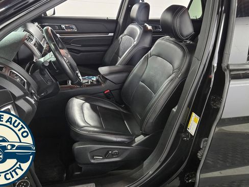 Used 2017 Ford Explorer Limited w/ Equipment Group 301A AWD/4WD image 28