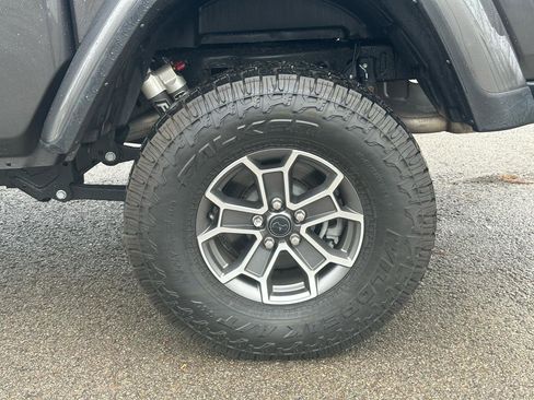 Used 2024 Jeep Gladiator Mojave image 5