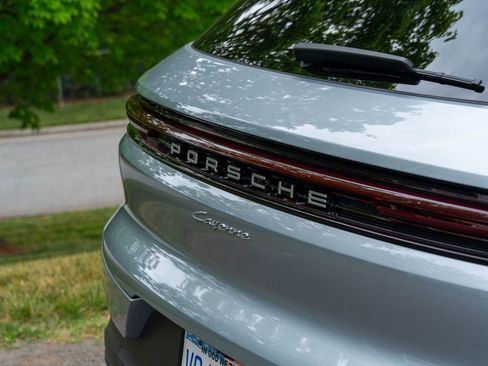 Certified 2024 Porsche Cayenne AWD/4WD image 15