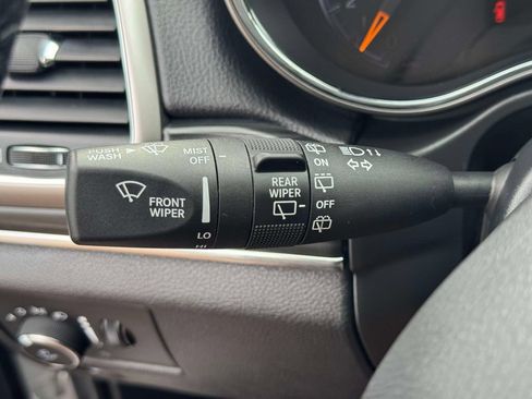 Used 2020 Jeep Grand Cherokee Limited AWD/4WD image 23