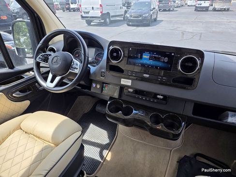 Used 2020 Mercedes-Benz Sprinter 2500 image 21