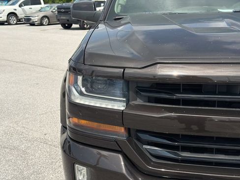 Used 2018 Chevrolet Silverado 1500 LT w/ All Star Edition AWD/4WD image 9