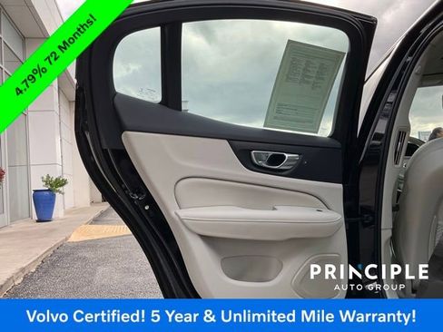 Certified 2023 Volvo S60 B5 Core image 25
