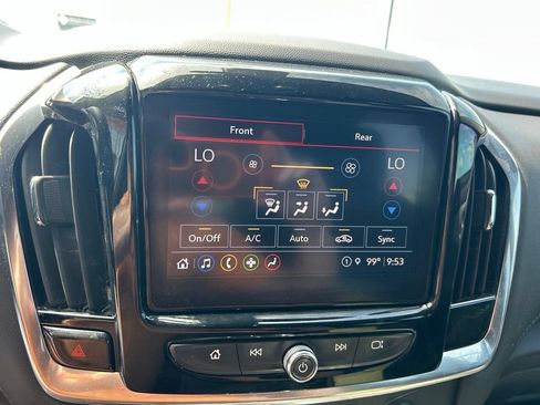 Used 2023 Chevrolet Traverse LT FWD image 14