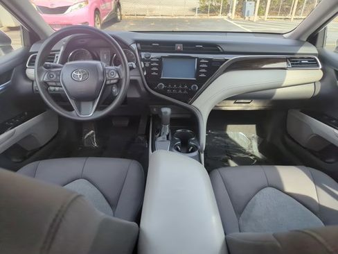 Used 2019 Toyota Camry LE image 21