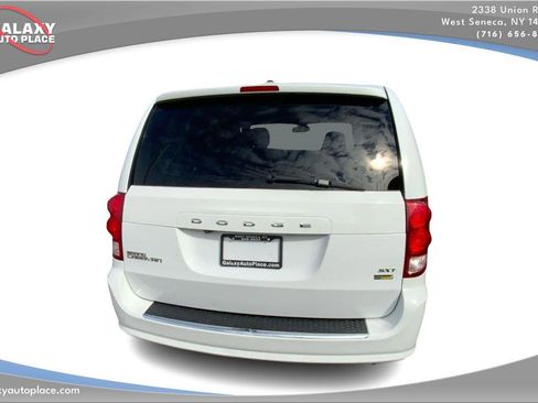 Used 2019 Dodge Grand Caravan SXT image 6