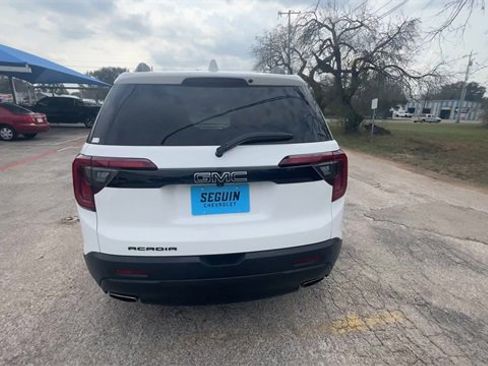 Certified 2023 GMC Acadia SLE w/ Driver Convenience Package image 7