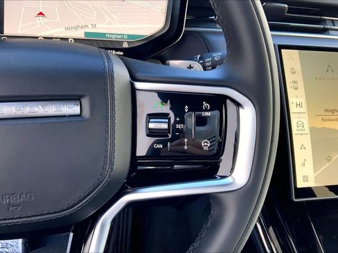 Used 2025 Land Rover Range Rover Sport SE image 23