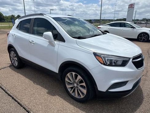 Used 2019 Buick Encore Preferred w/ Safety Package FWD image 5