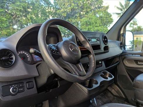 Used 2021 Mercedes-Benz Sprinter 2500 image 22