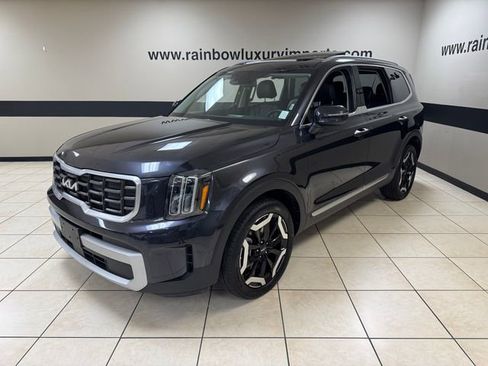 Used 2025 Kia Telluride S FWD image 3
