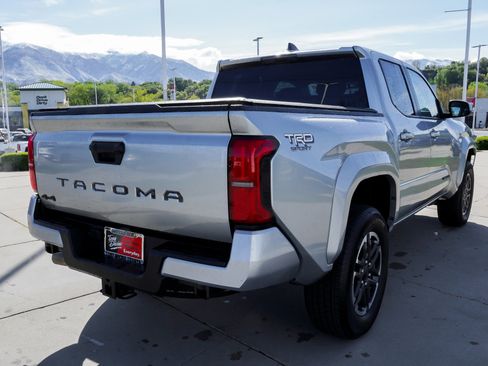 Certified 2025 Toyota Tacoma TRD Sport AWD/4WD image 8