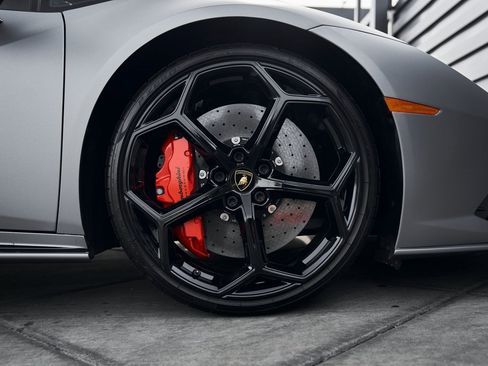 Used 2023 Lamborghini Huracan EVO image 30