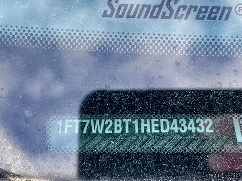 Used 2017 Ford F250 XLT image 3