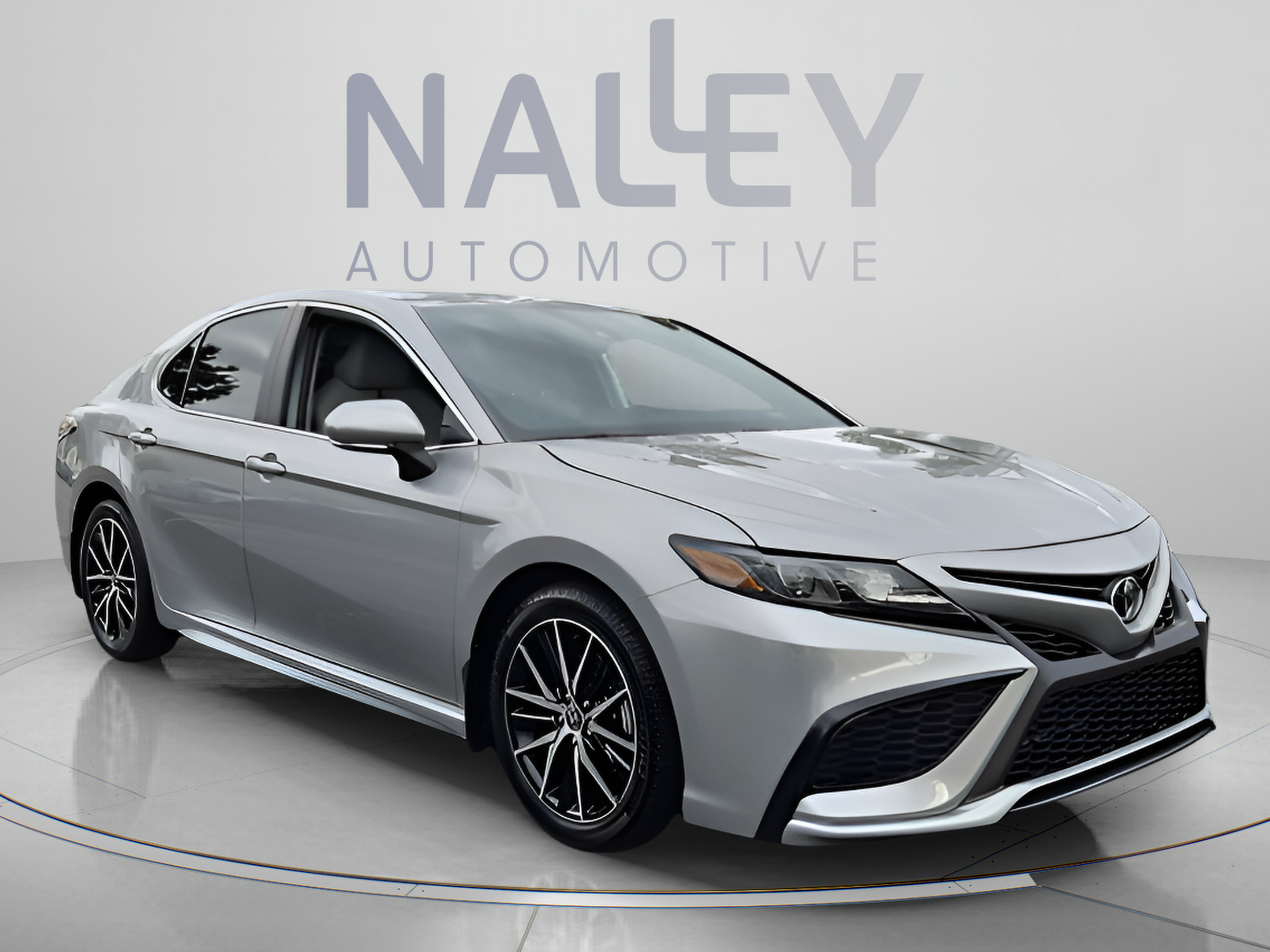 Used 2024 Toyota Camry SE AWD/4WD image 7