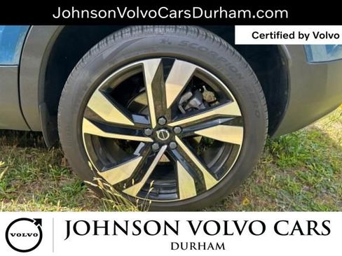 Used 2023 Volvo XC40 B5 Plus w/ Protection Package Premier AWD/4WD image 6