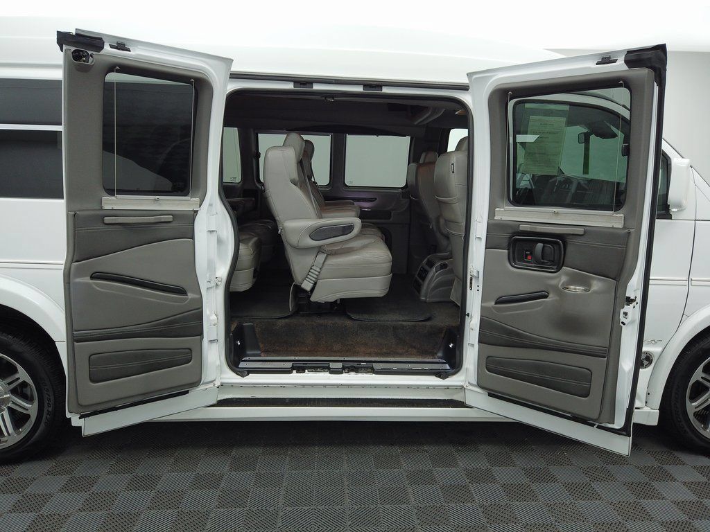 Used 2020 GMC Savana 2500 Extended w/ Enhanced Convenience Package RWD image 44