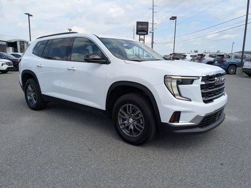 Used 2025 GMC Acadia Elevation FWD image 2