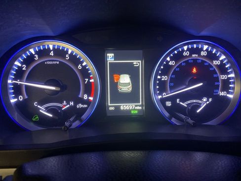 Used 2019 Toyota Highlander XLE image 18