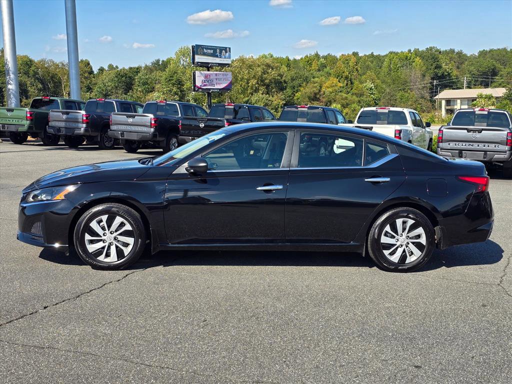 Used 2025 Nissan Altima 2.5 S FWD image 23