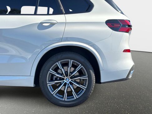 Used 2025 BMW X5 sDrive40i w/ M Sport Package RWD image 15
