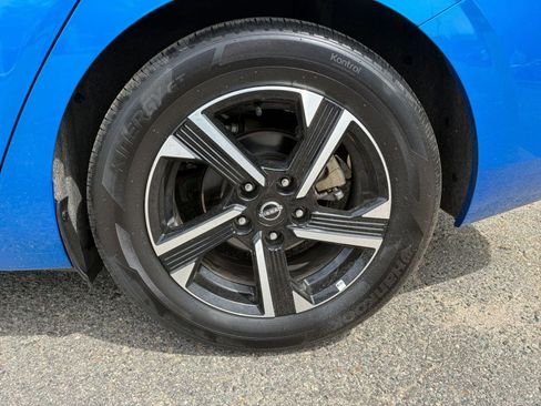 Used 2025 Nissan Sentra SV FWD image 27