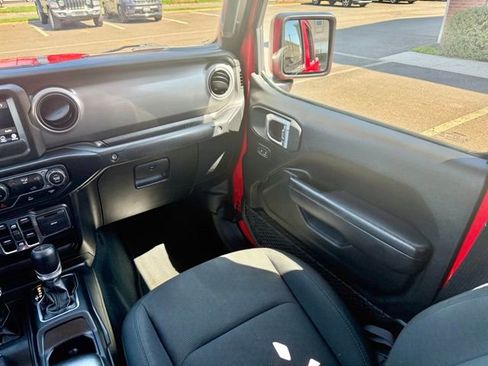 Used 2022 Jeep Gladiator Sport image 33